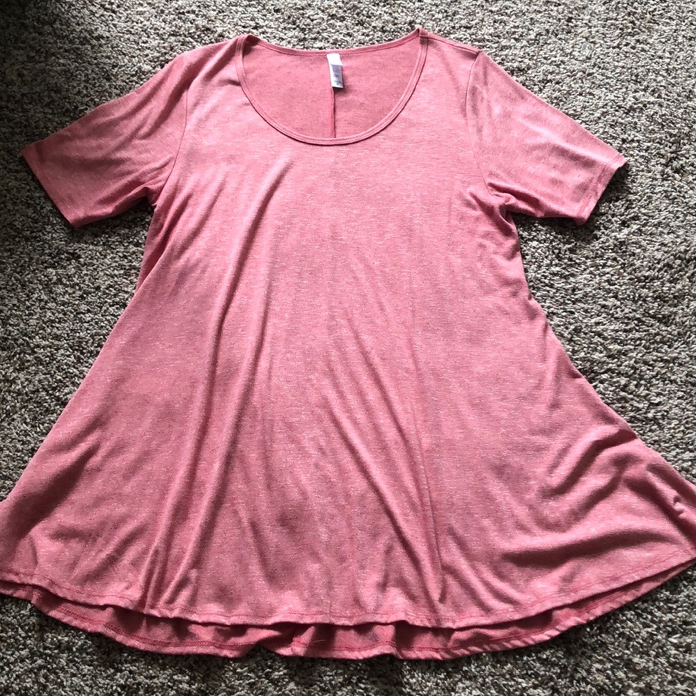 HEATHERED RED LULAROE PERFECT T
